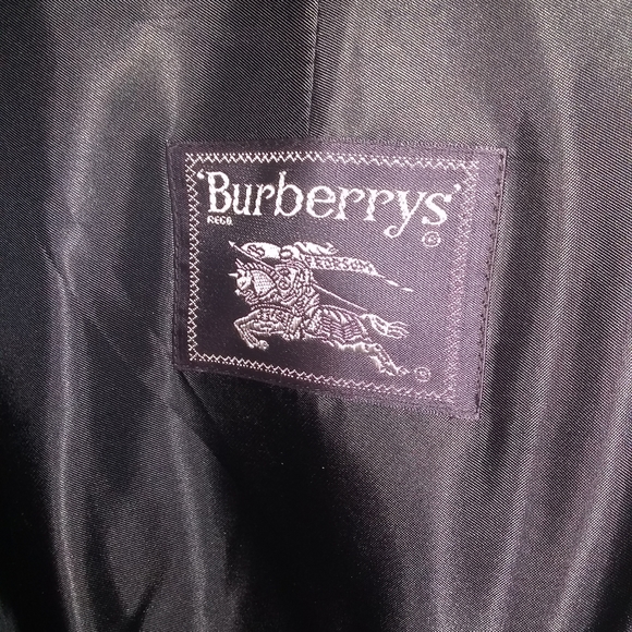 Men's Burberry full lined  Trenchcoat worn only 4x - Picture 1 of 3